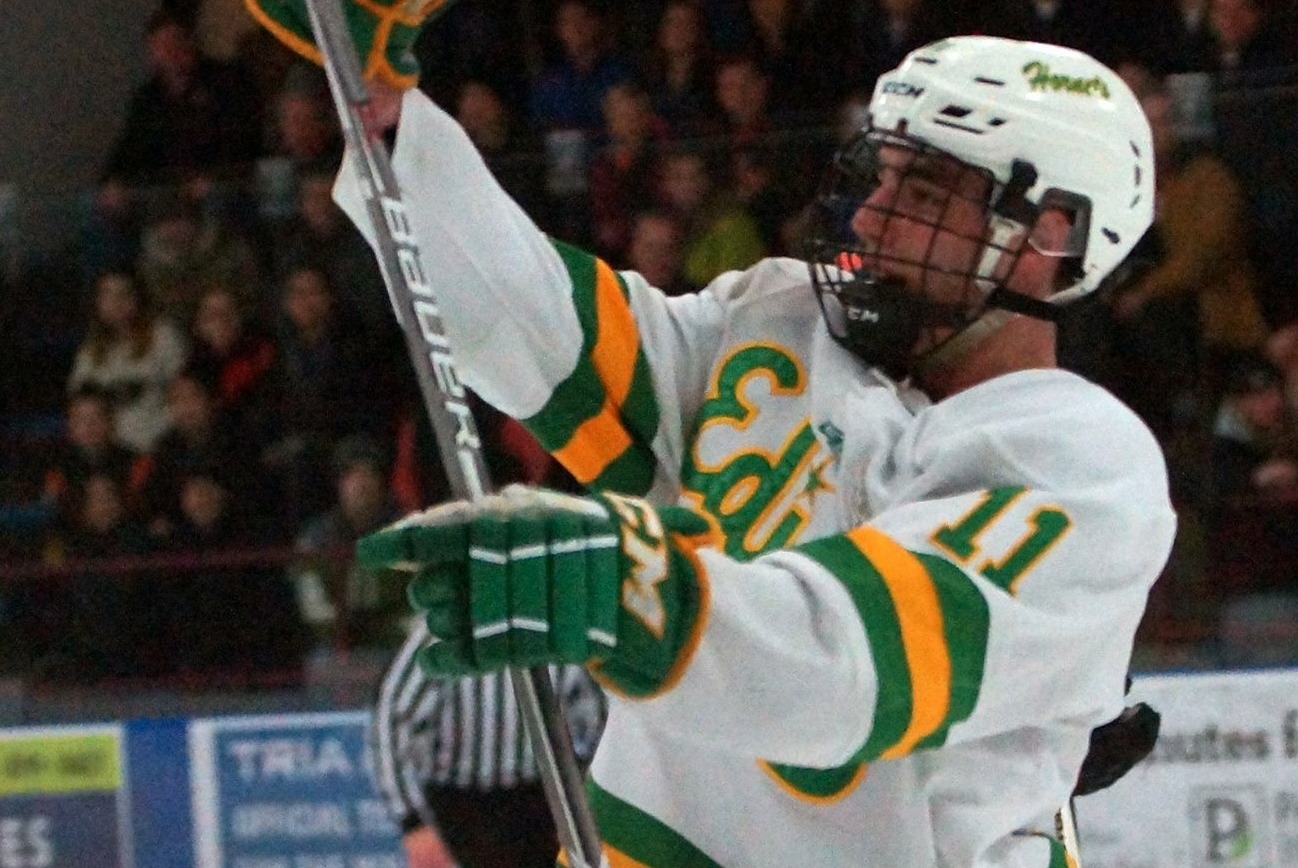 Rebels sign Edina Hornets’ forward Lewis Crosby to tender